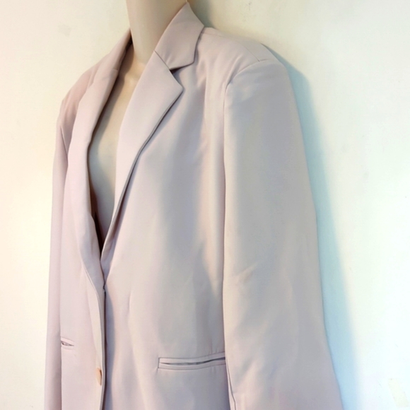 Storets Ava Oversized Blazer w/Contrast Cuff - Picture 12 of 16